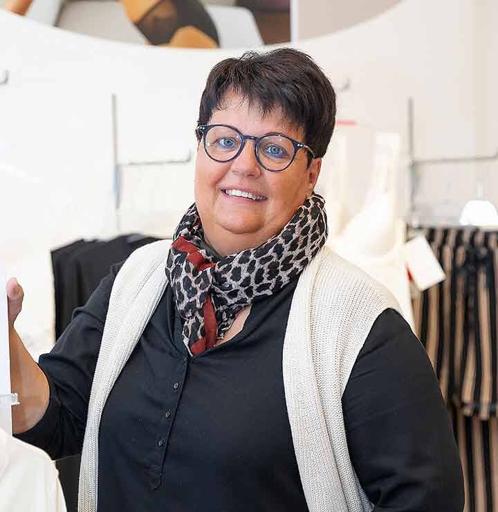 Portraitfoto Mitarbeiterin bei simply4you